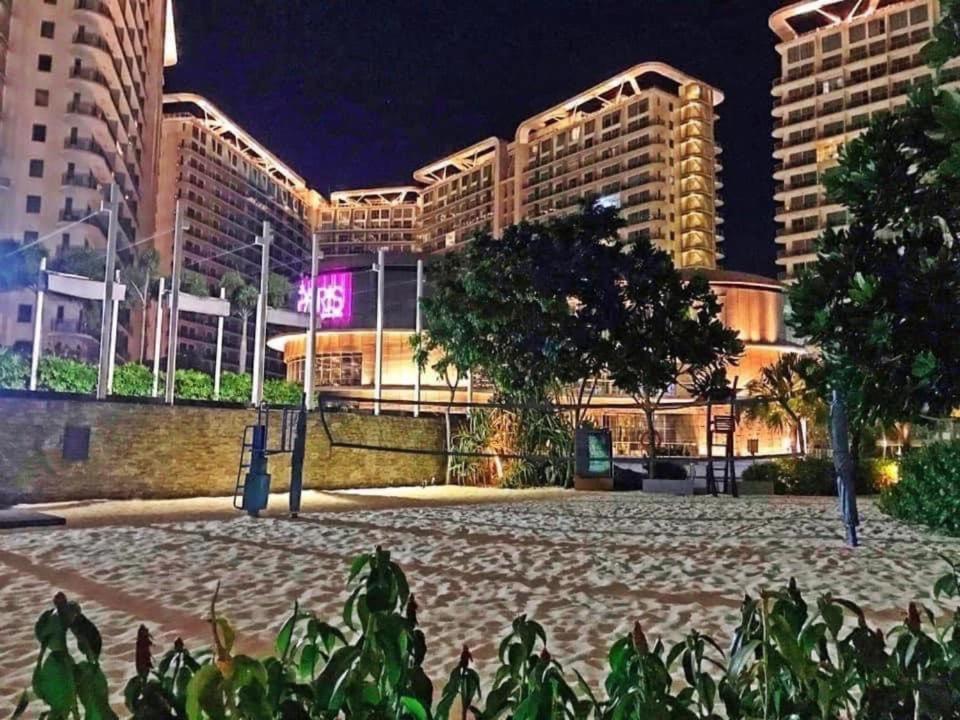 Azure Urban Resort A3 Near Airport Mall With Balcony Wavepool Манила Экстерьер фото