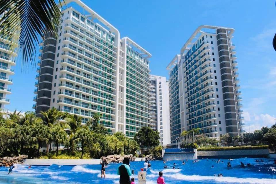 Azure Urban Resort A3 Near Airport Mall With Balcony Wavepool Манила Экстерьер фото