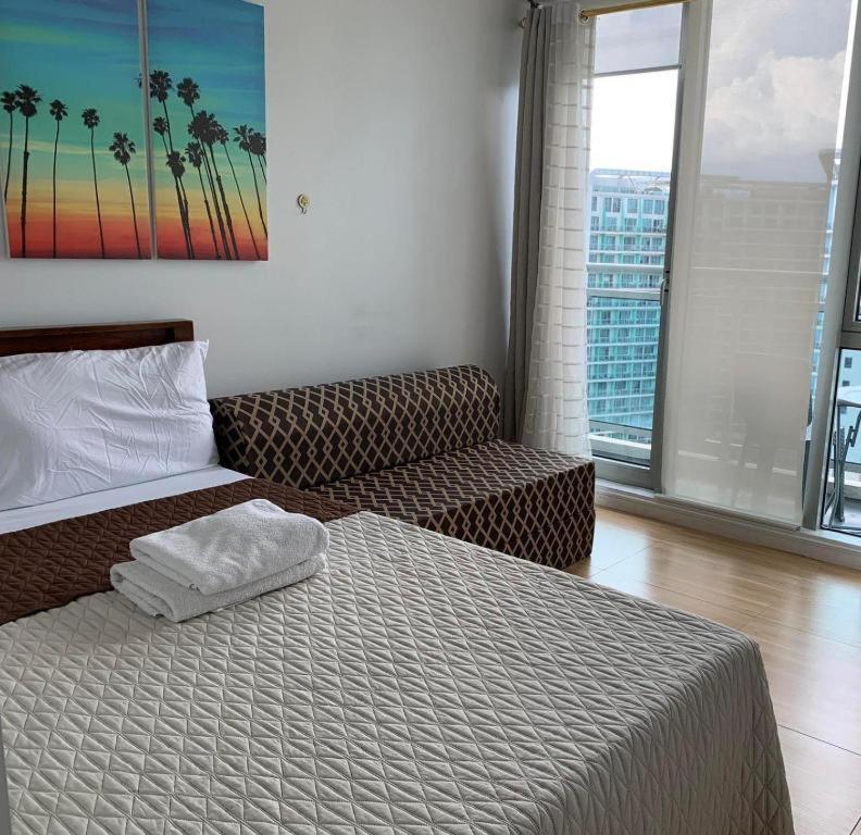 Azure Urban Resort A3 Near Airport Mall With Balcony Wavepool Манила Экстерьер фото