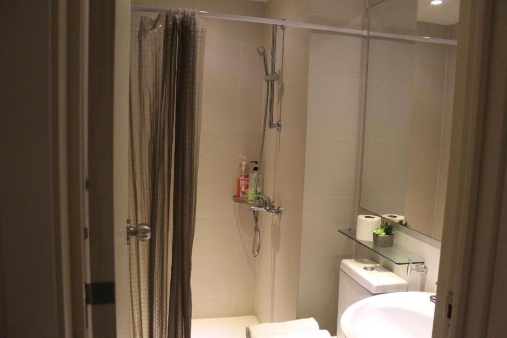 Azure Urban Resort A3 Near Airport Mall With Balcony Wavepool Манила Экстерьер фото